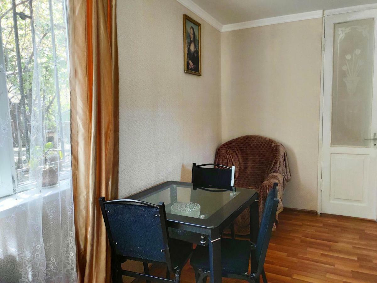 Guesthouse Ttt Tbilisi Ngoại thất bức ảnh