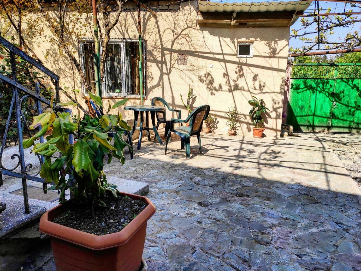 Guesthouse Ttt Tbilisi Ngoại thất bức ảnh