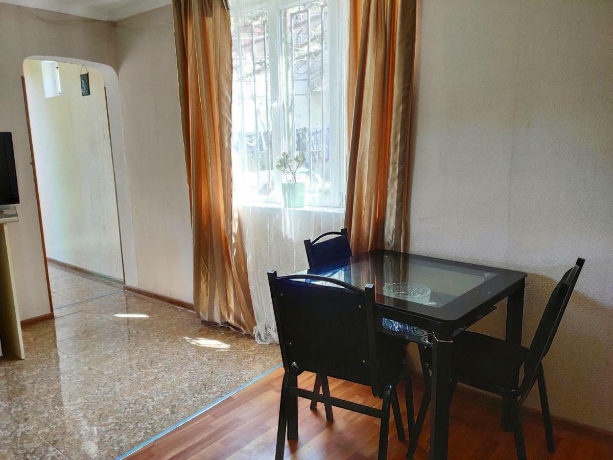 Guesthouse Ttt Tbilisi Ngoại thất bức ảnh