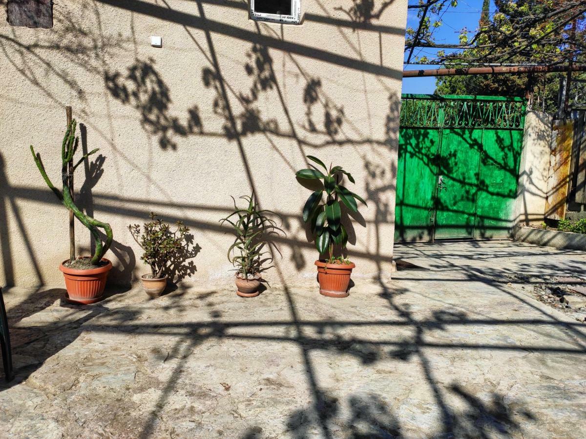 Guesthouse Ttt Tbilisi Ngoại thất bức ảnh