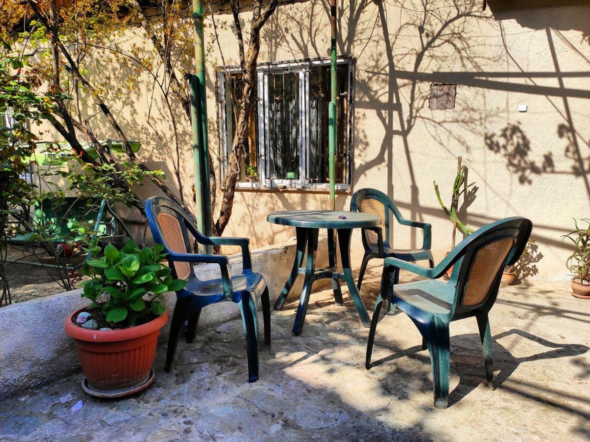 Guesthouse Ttt Tbilisi Ngoại thất bức ảnh